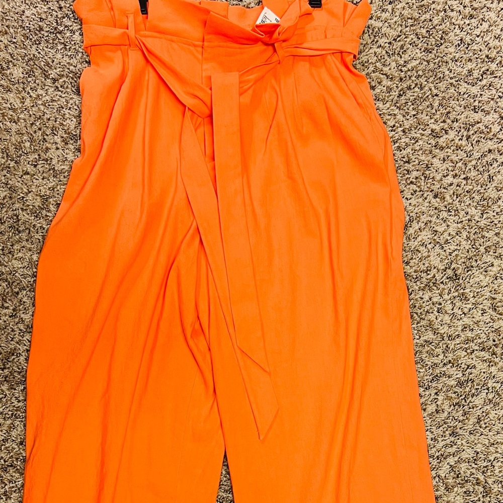 ALICE AND OLIVIA TANGERINE SHORT PANTS